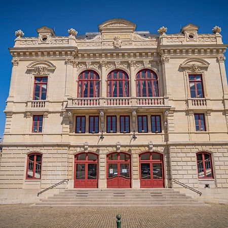 Contact Hotel De La Gare Et Son Restaurant Cote A Cote Autun Exterior photo